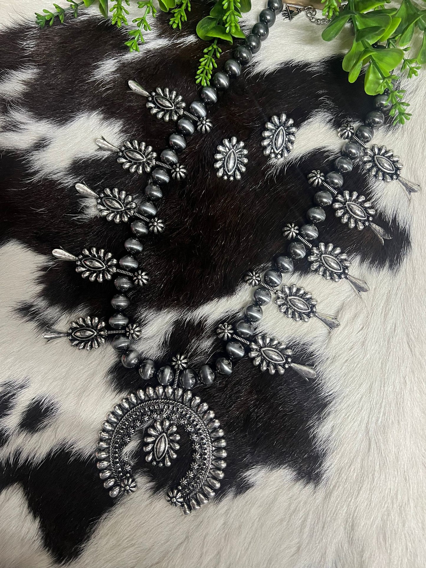 TALK OF THE TOWN NECKLACE SET