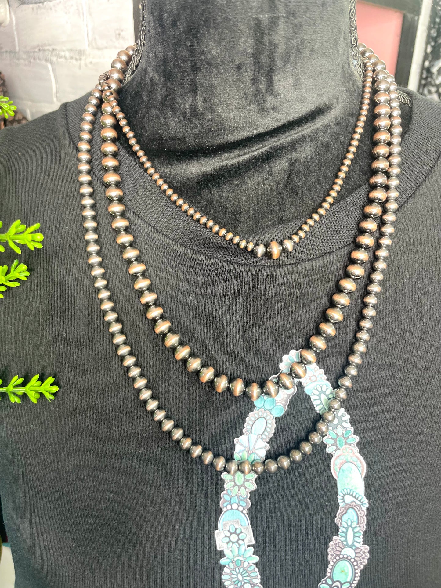 NAVAJO STYLE PEARL NECKLACE