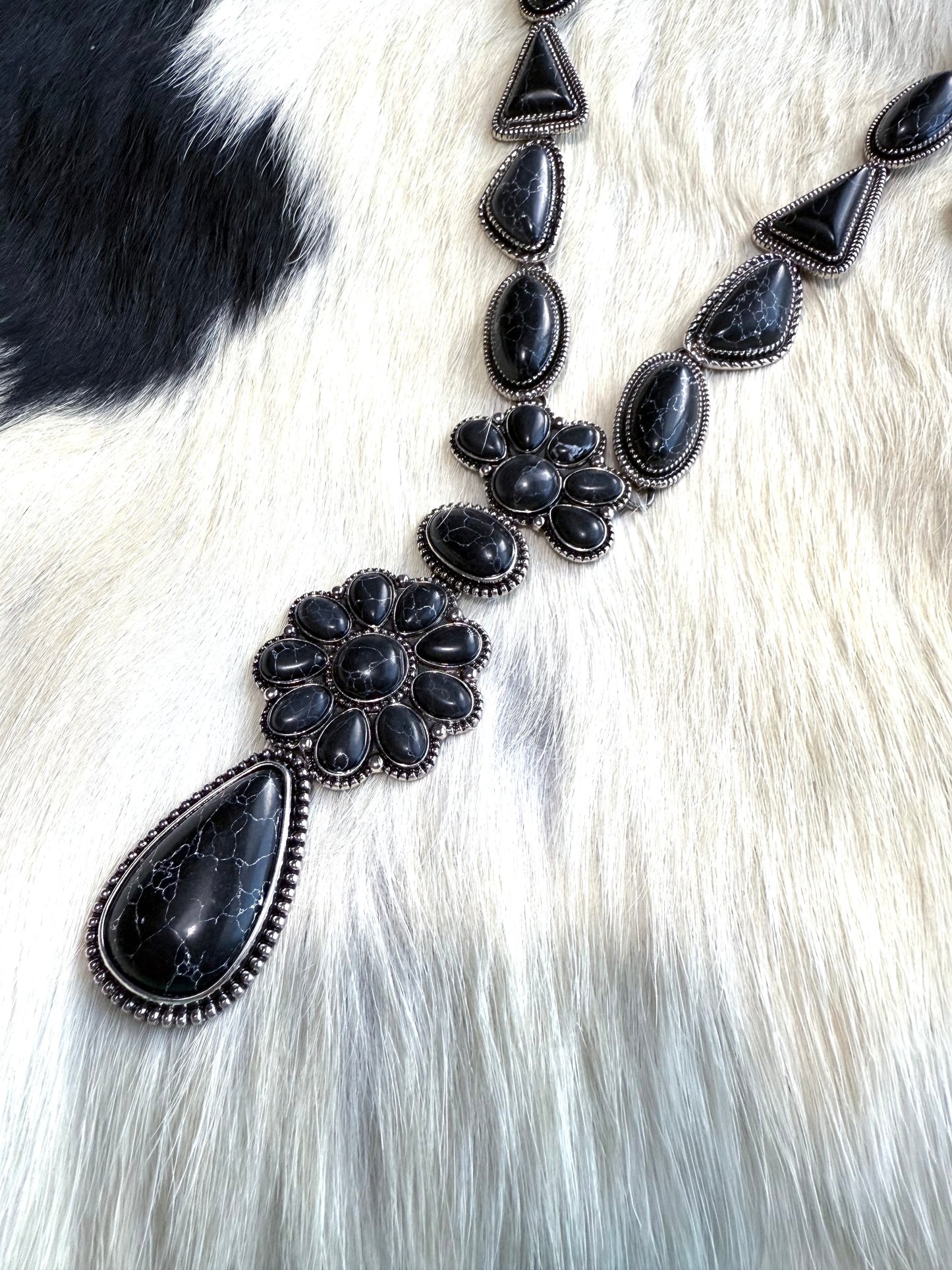 SADDLE UP BLACK NECKLACE SET
