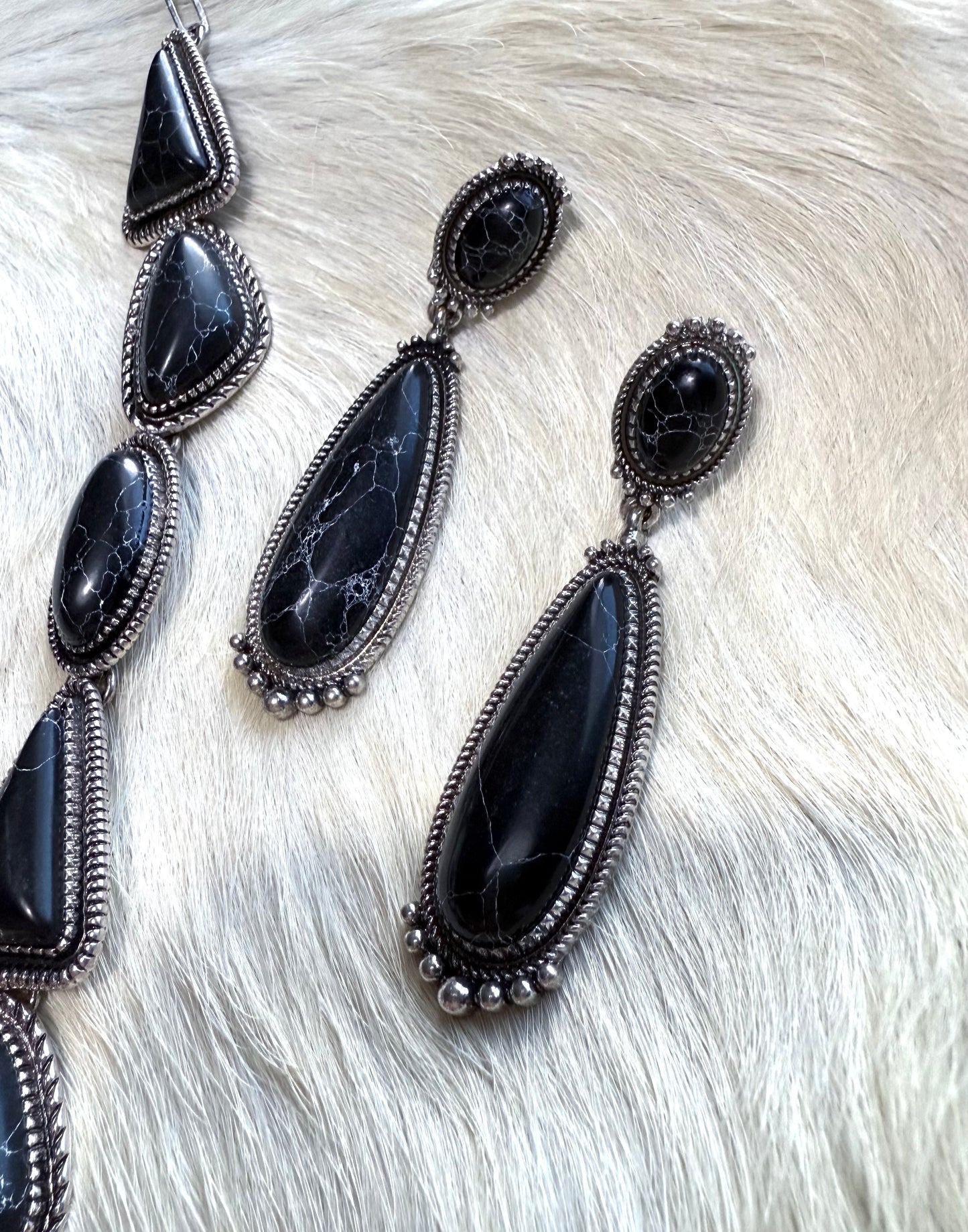 SADDLE UP BLACK NECKLACE SET