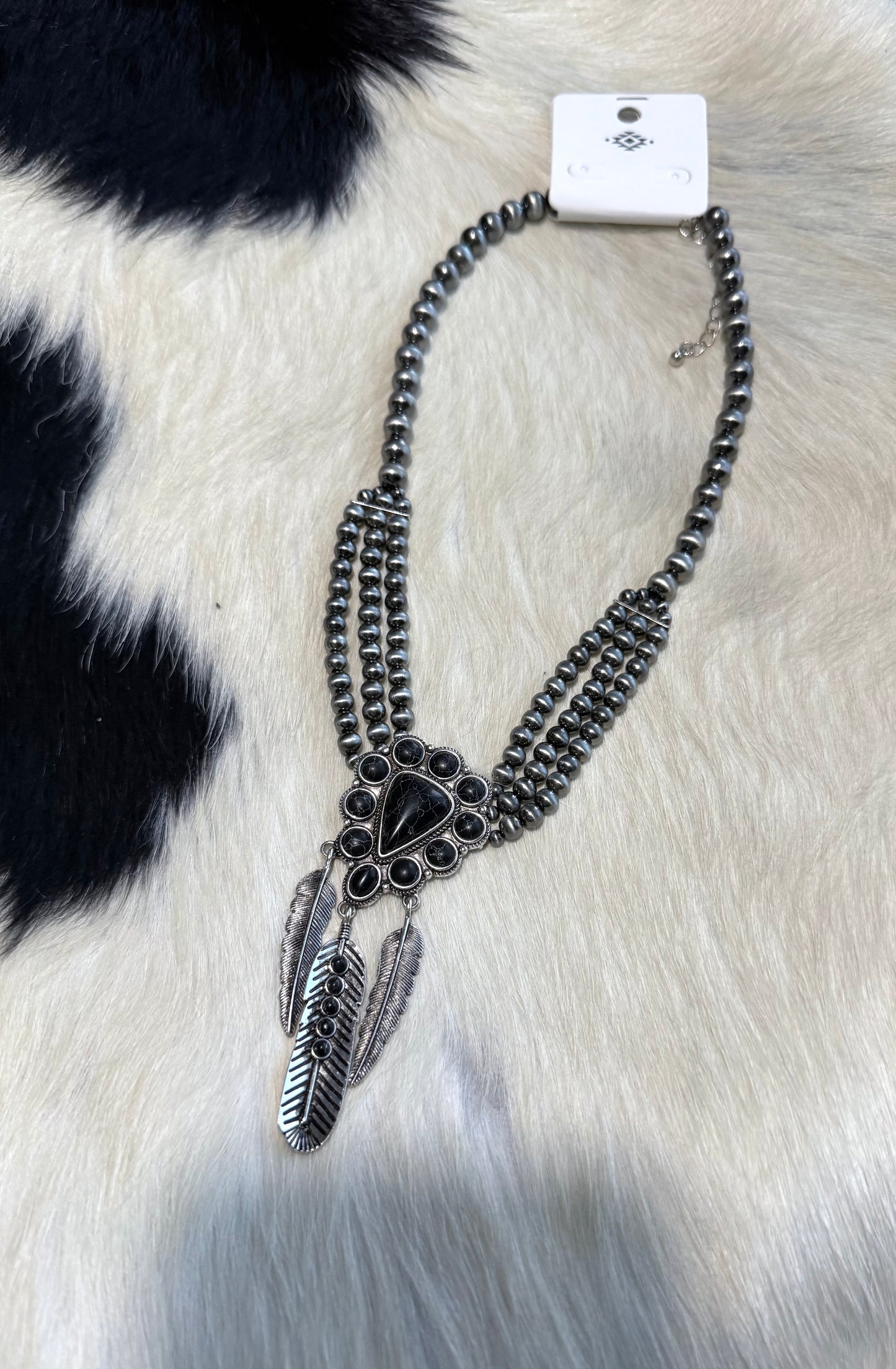 FEATHER SQUASH NECKLACE