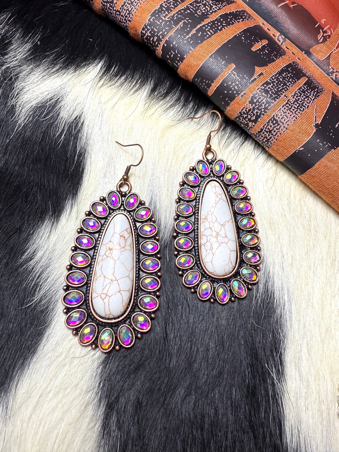 ALL THE RIGHT THINGS EARRINGS- Yvory