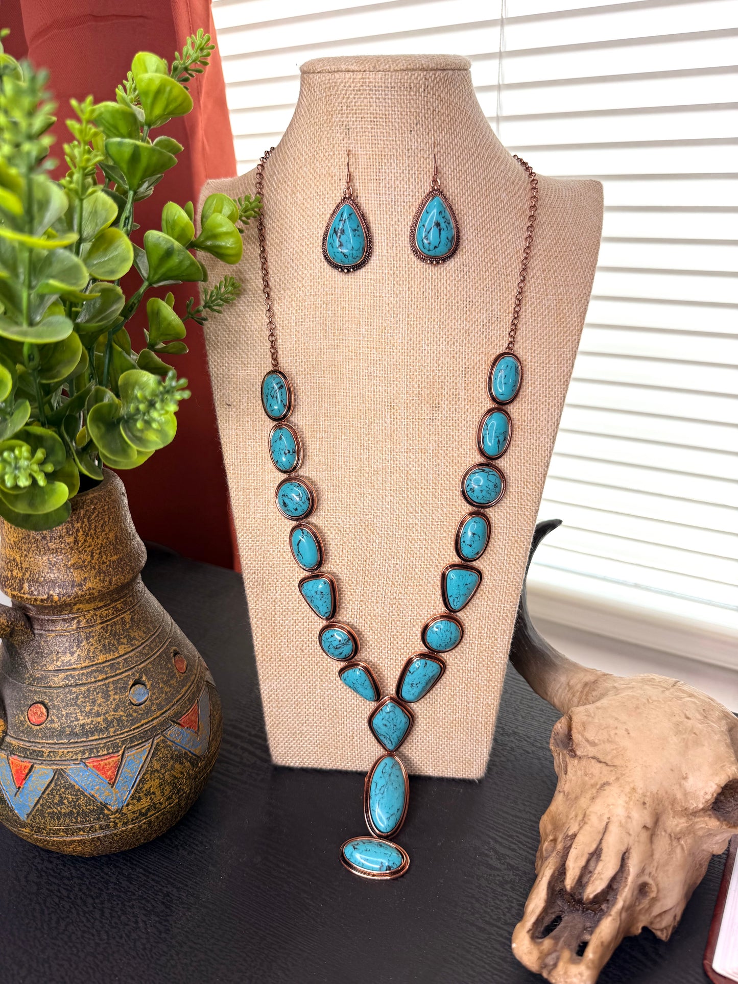 LET’S GO DANCING NECKLACE SET