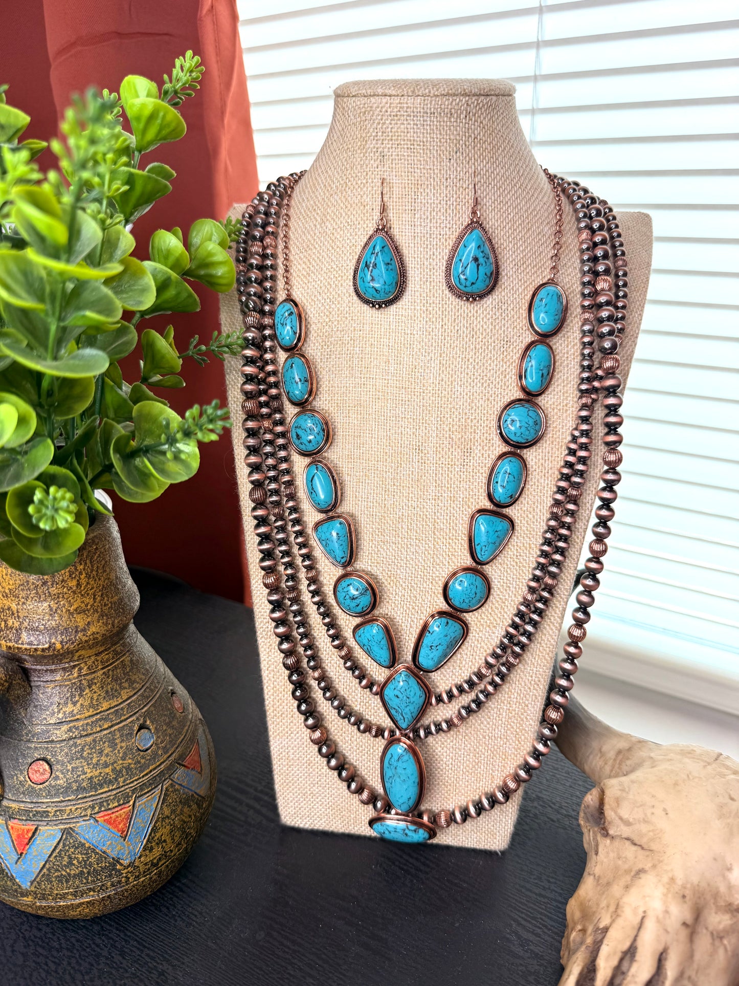 LET’S GO DANCING NECKLACE SET