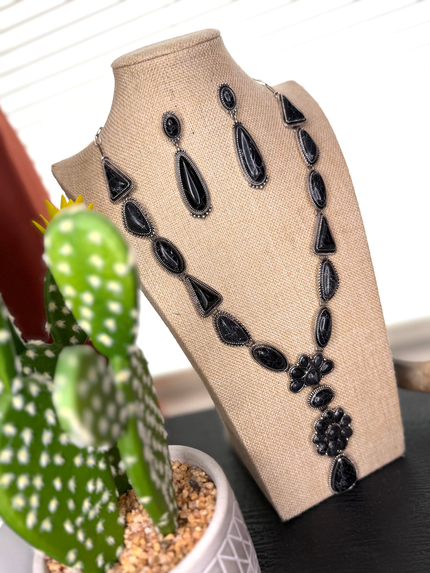 SADDLE UP BLACK NECKLACE SET