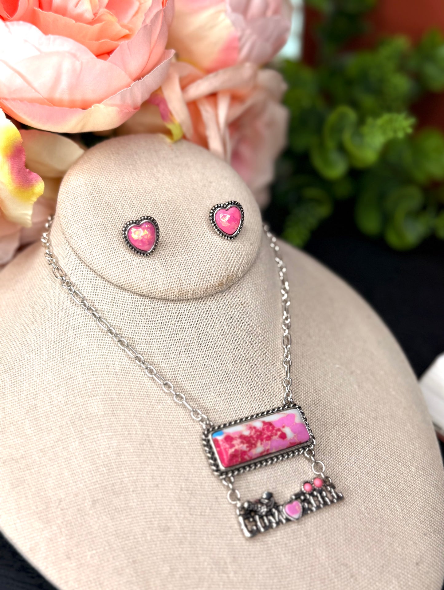 TRUE TO YOUR HEART NECKLACE SET