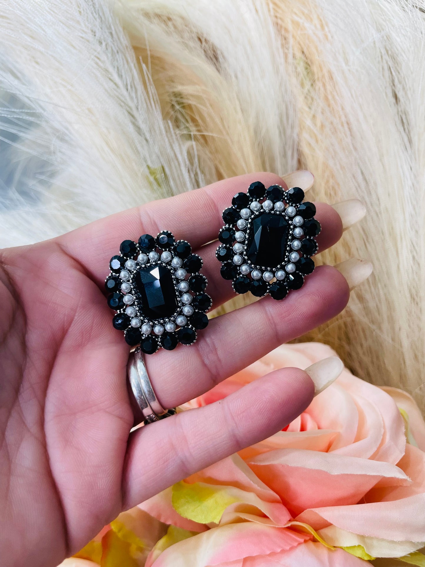 DIAMOND IN THE NIGHT EARRINGS - BLACK