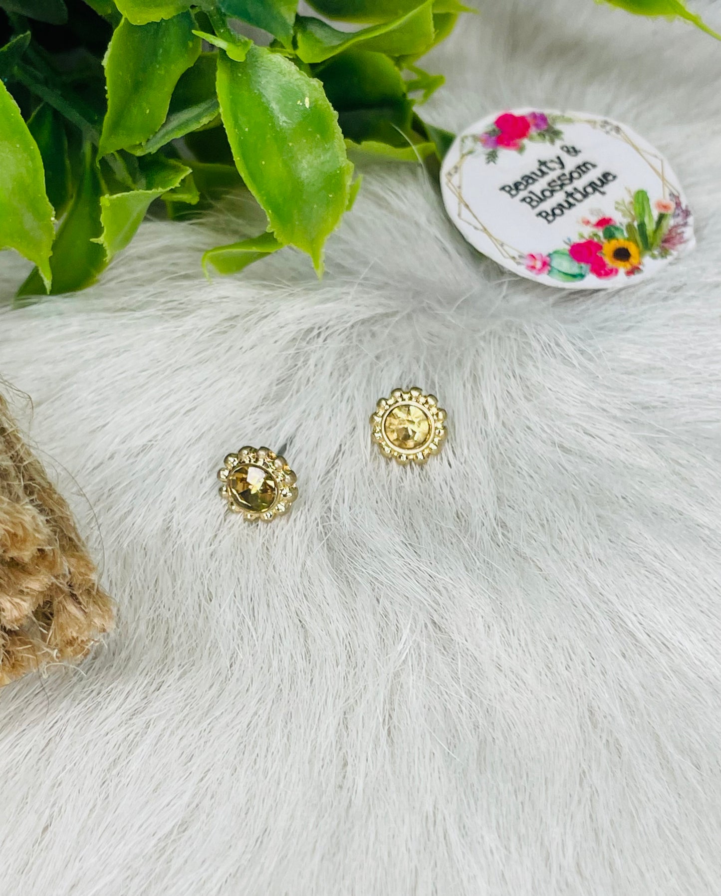 TOPAZ FLOWER STUD EARRINGS
