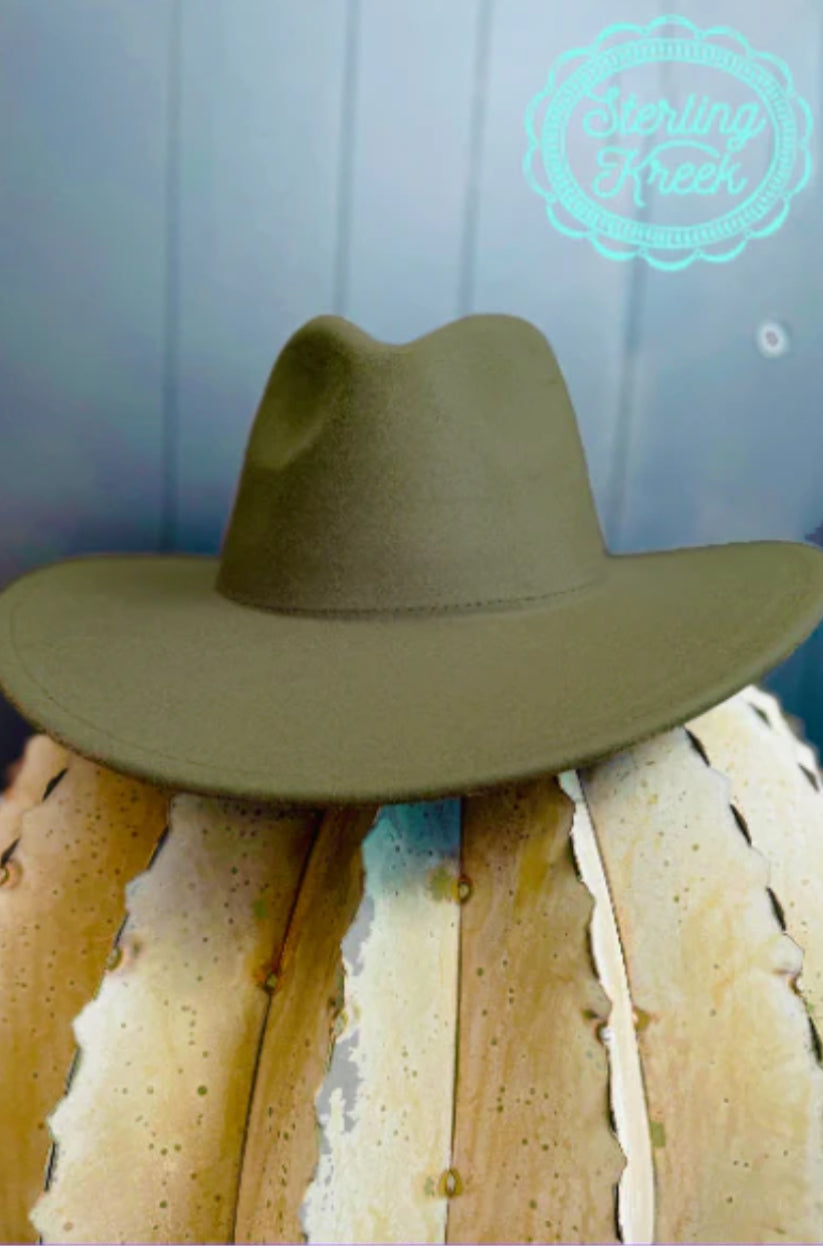 THE OAKLEY HAT - OLIVE