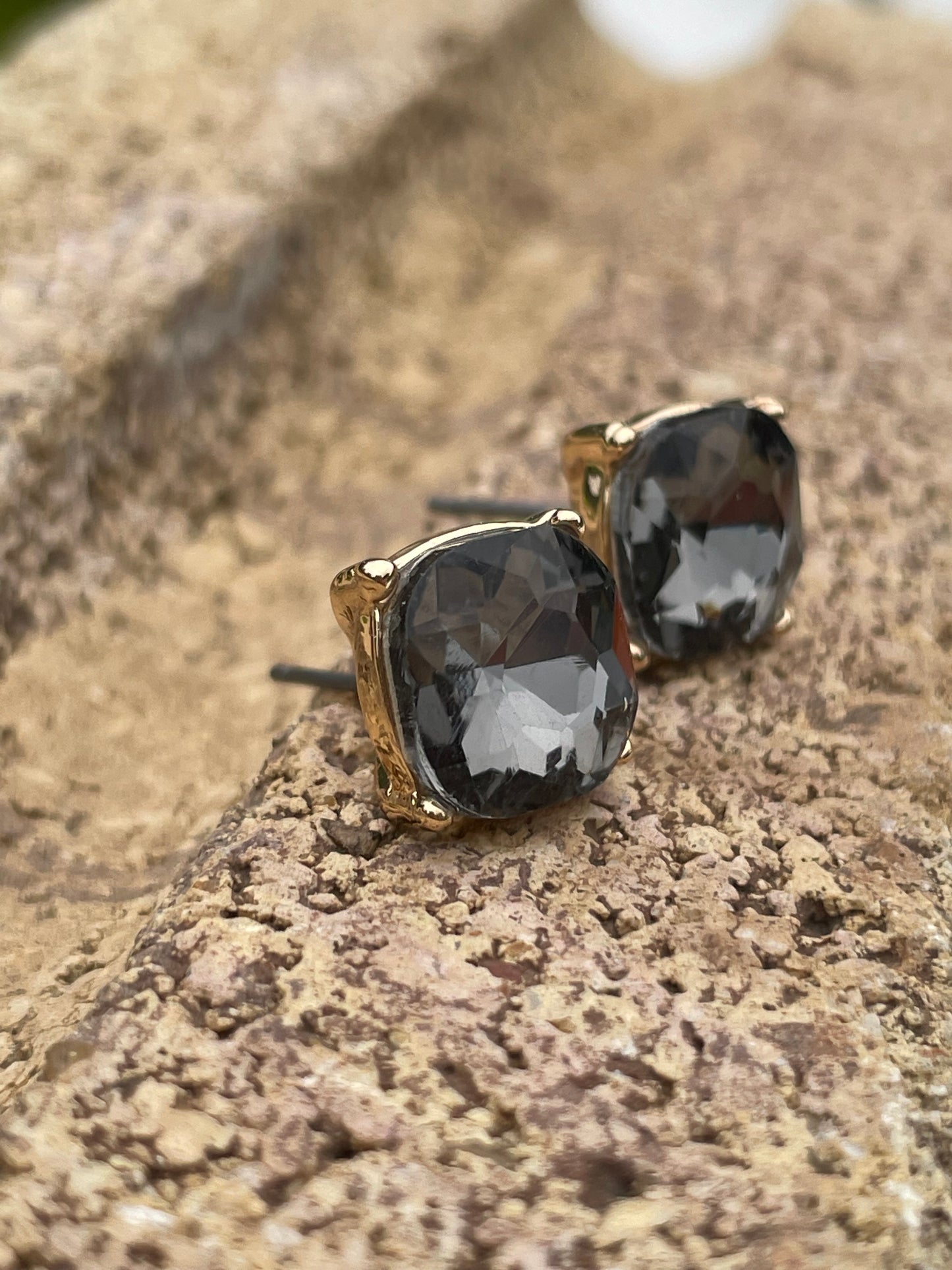 DIAMOND small studs Earring
