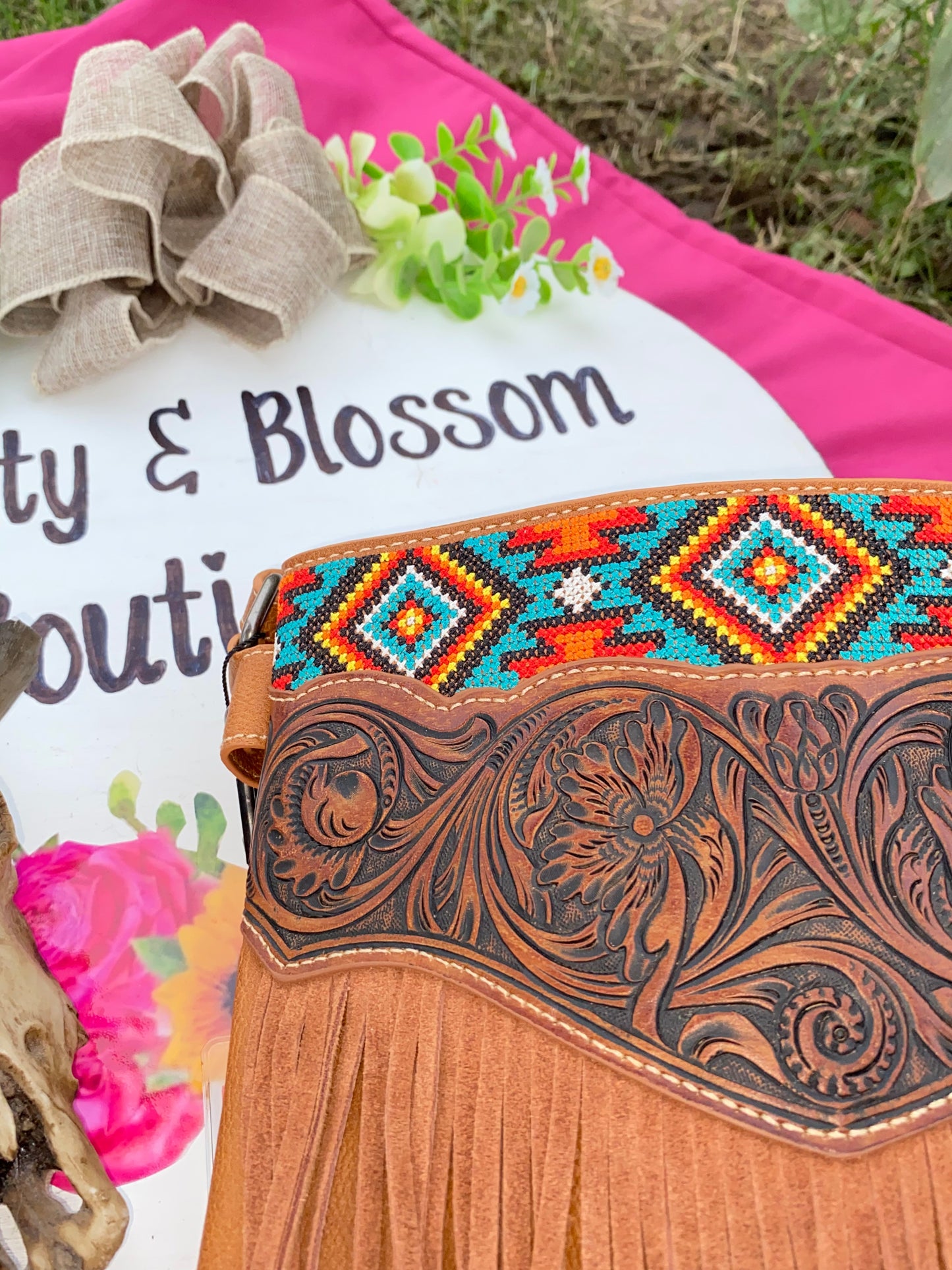 BROWN- Montana West Tooled Concealed Carry Crossbody
