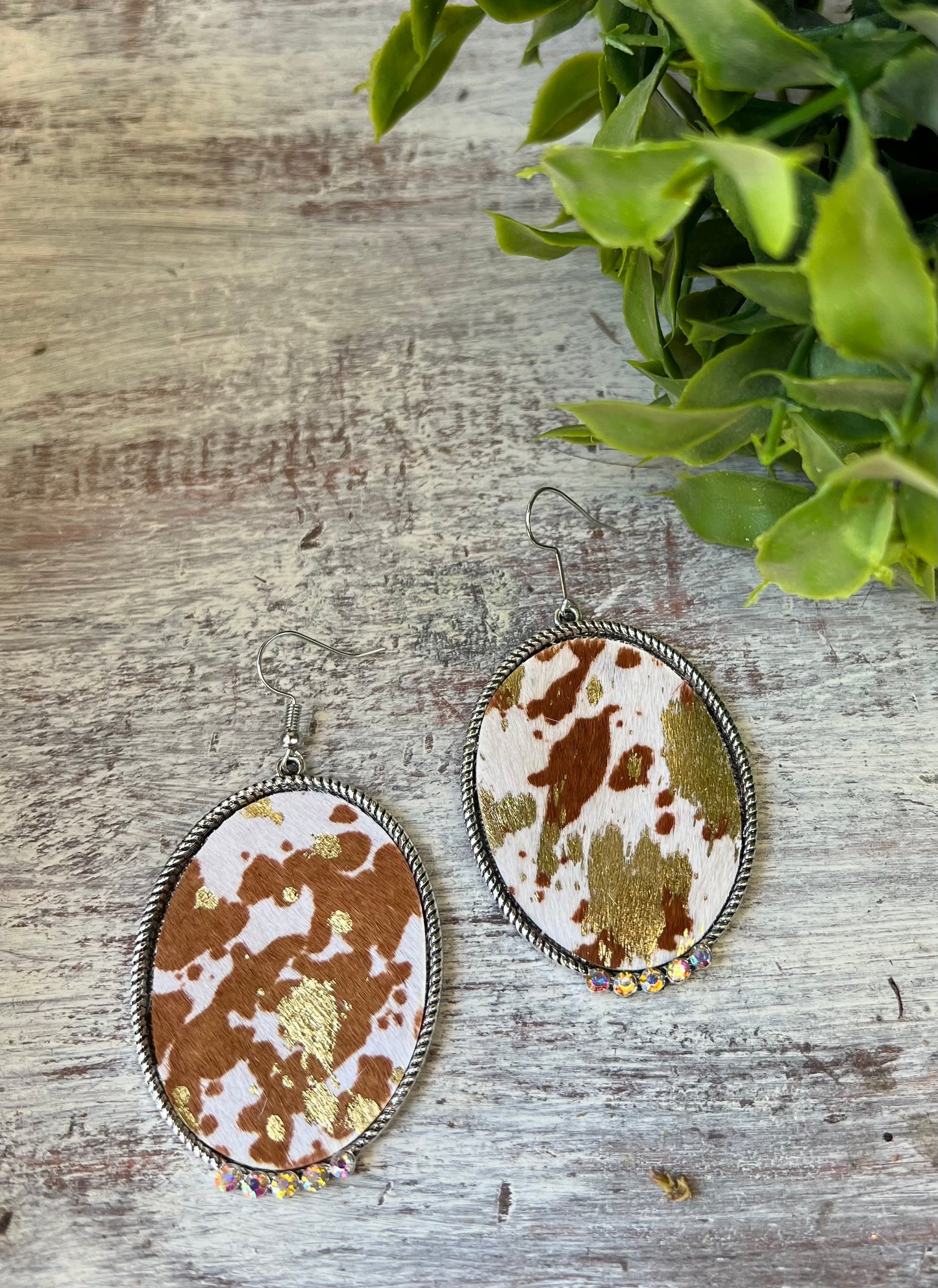 FEELIN' RANCHY OVAL EARRINGS