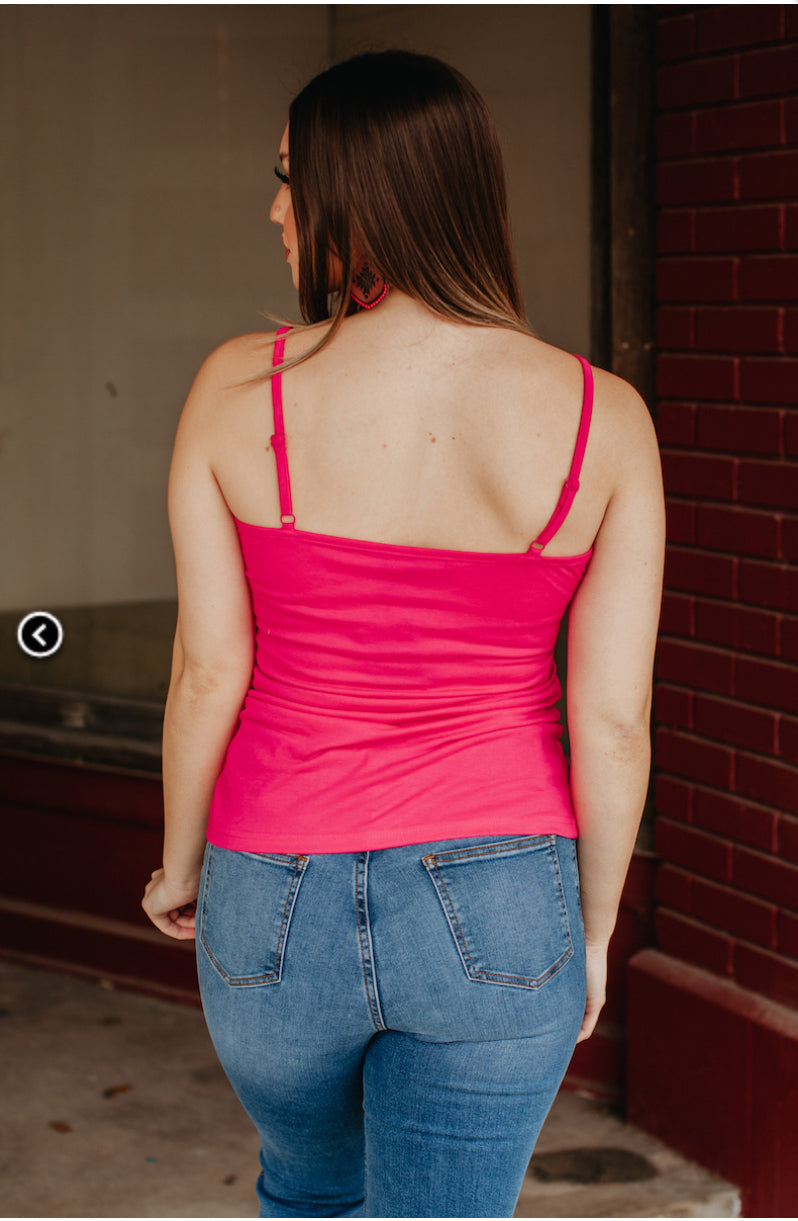 ESSENTIAL SLEEVELESS CAMI PINK