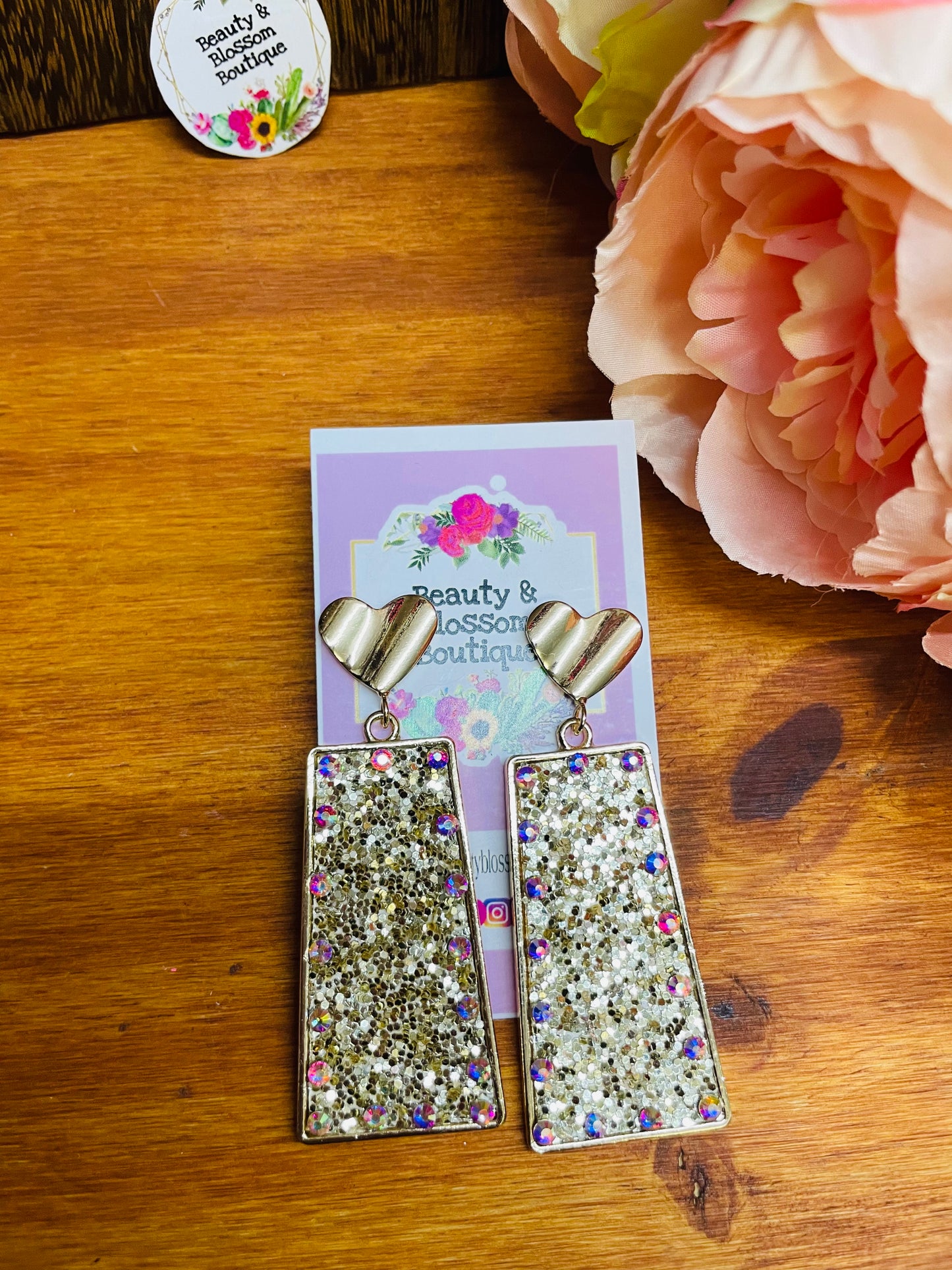 GLAM HEART EARRINGS - GOLD