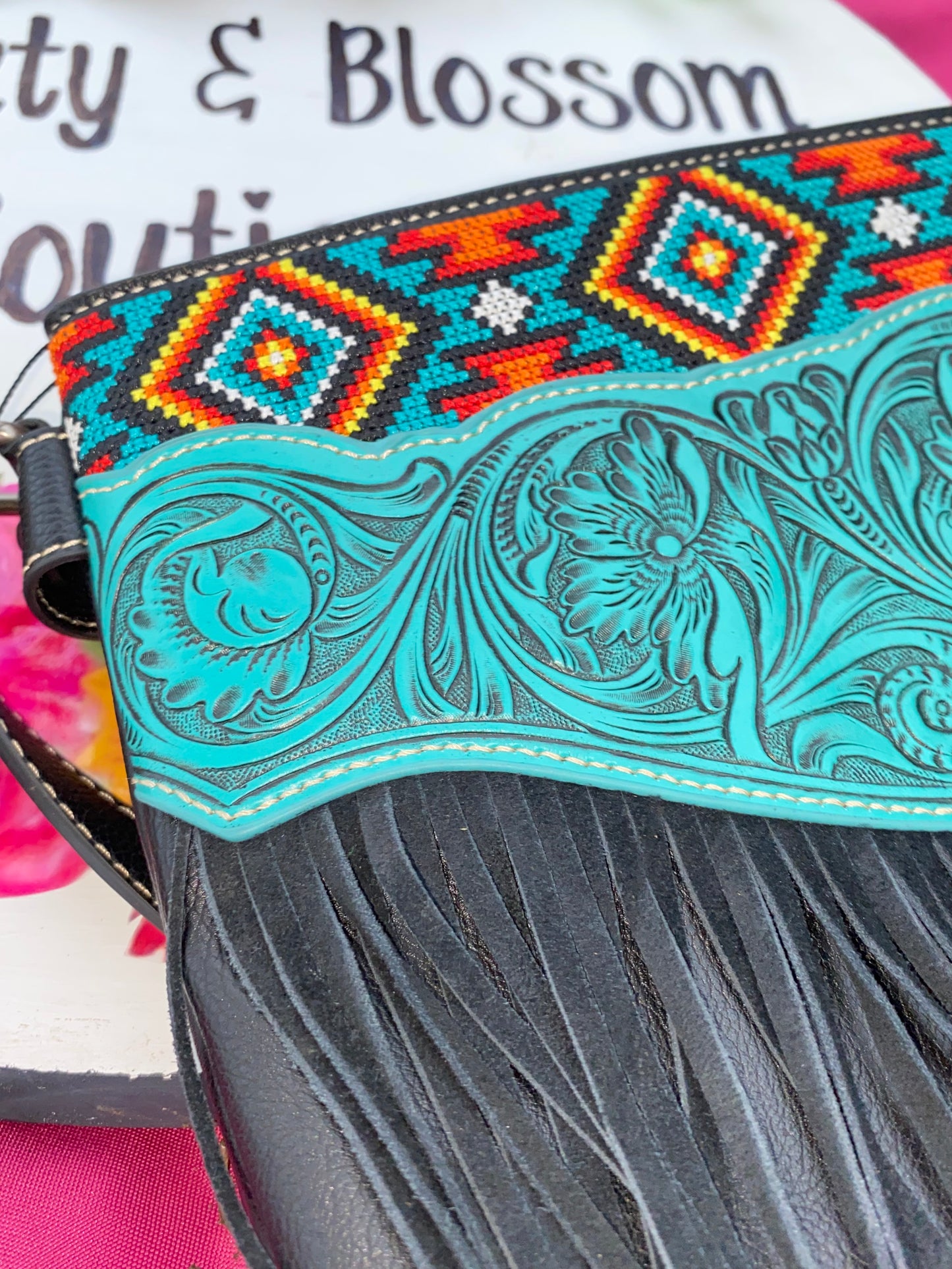 BLACK - Montana West Tooled Concealed Carry Crossbody