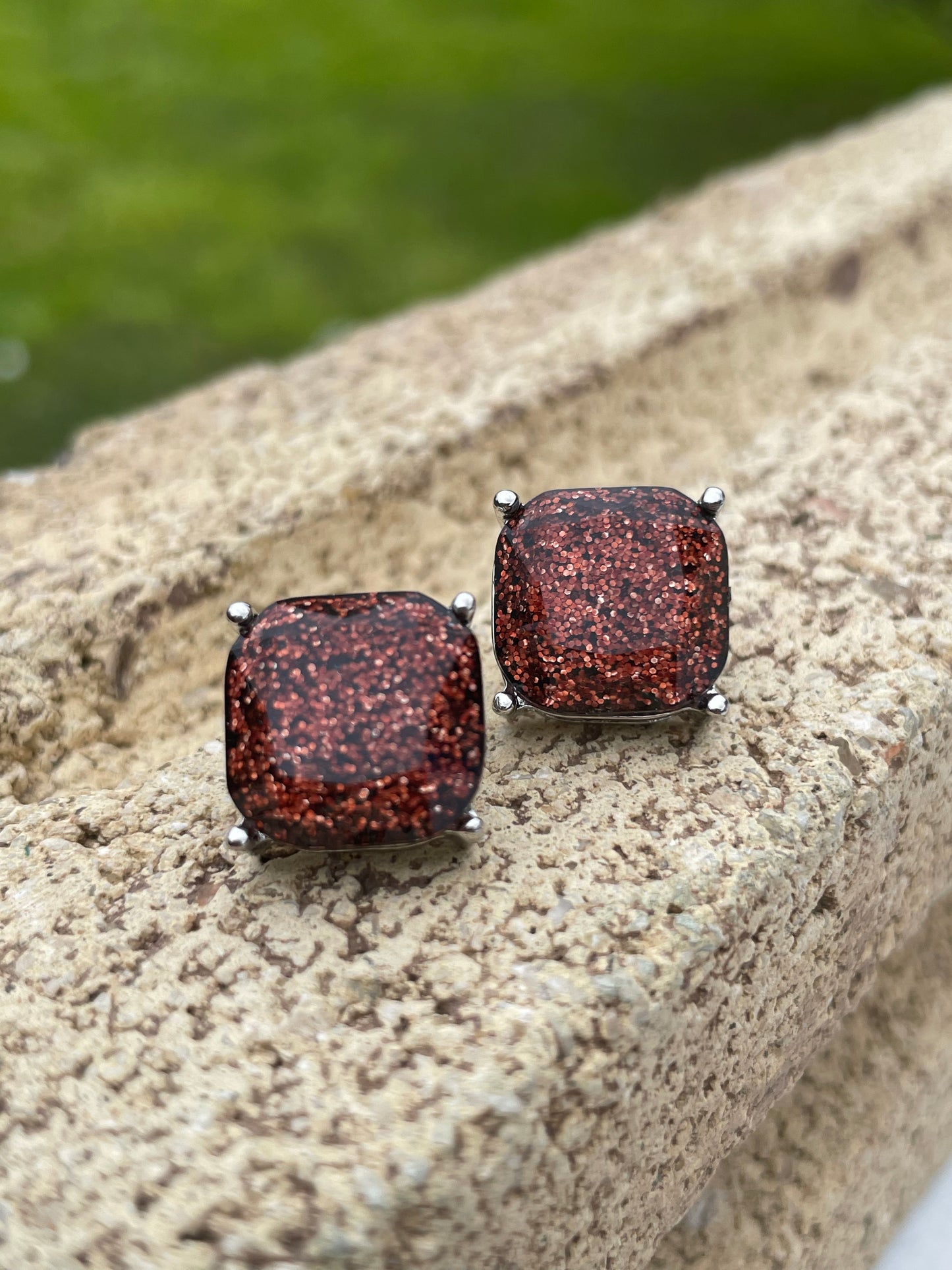 Shania Glitter Stud Earring