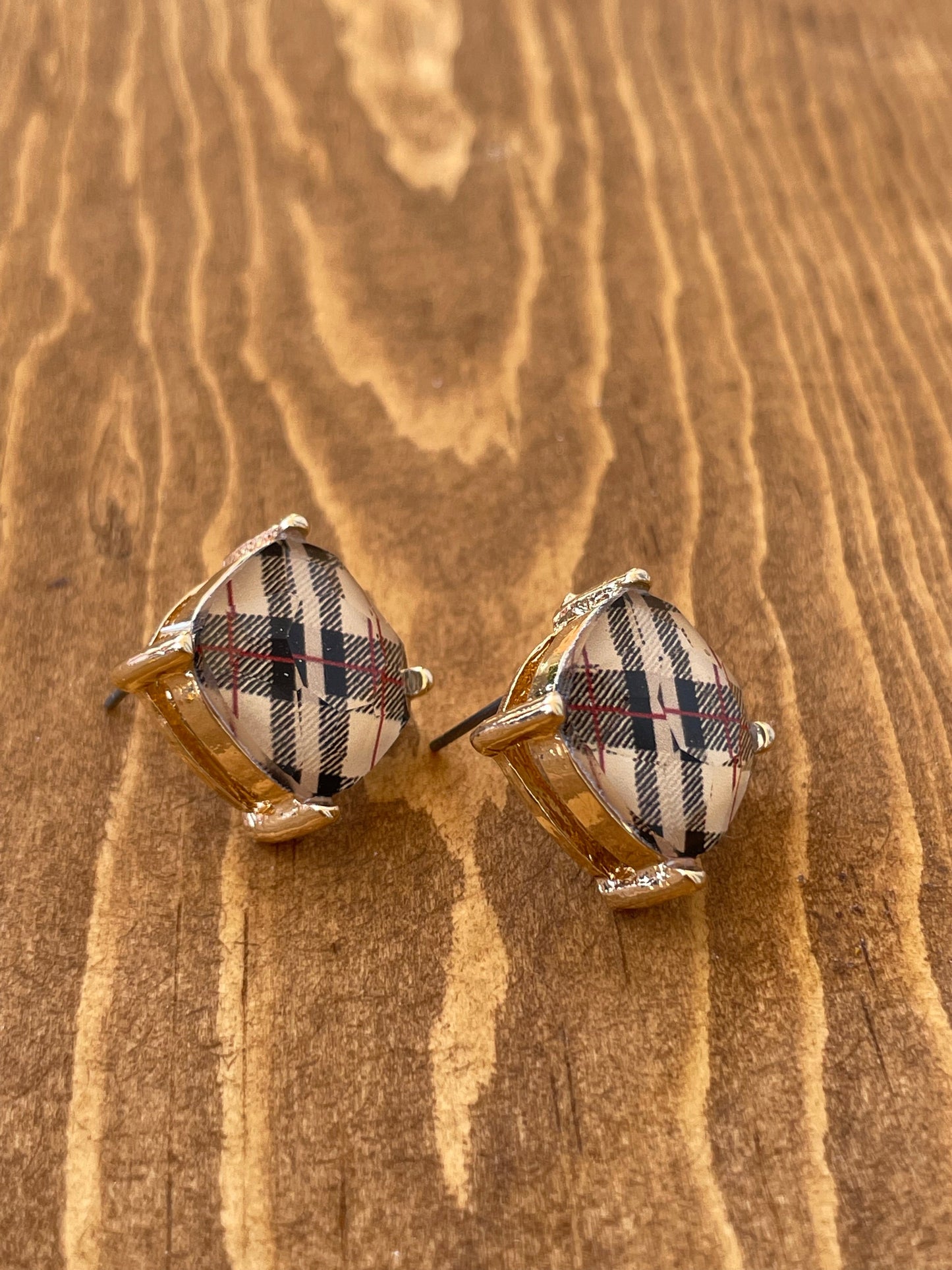 THE BERRY CHECKERED STUD EARRINGS