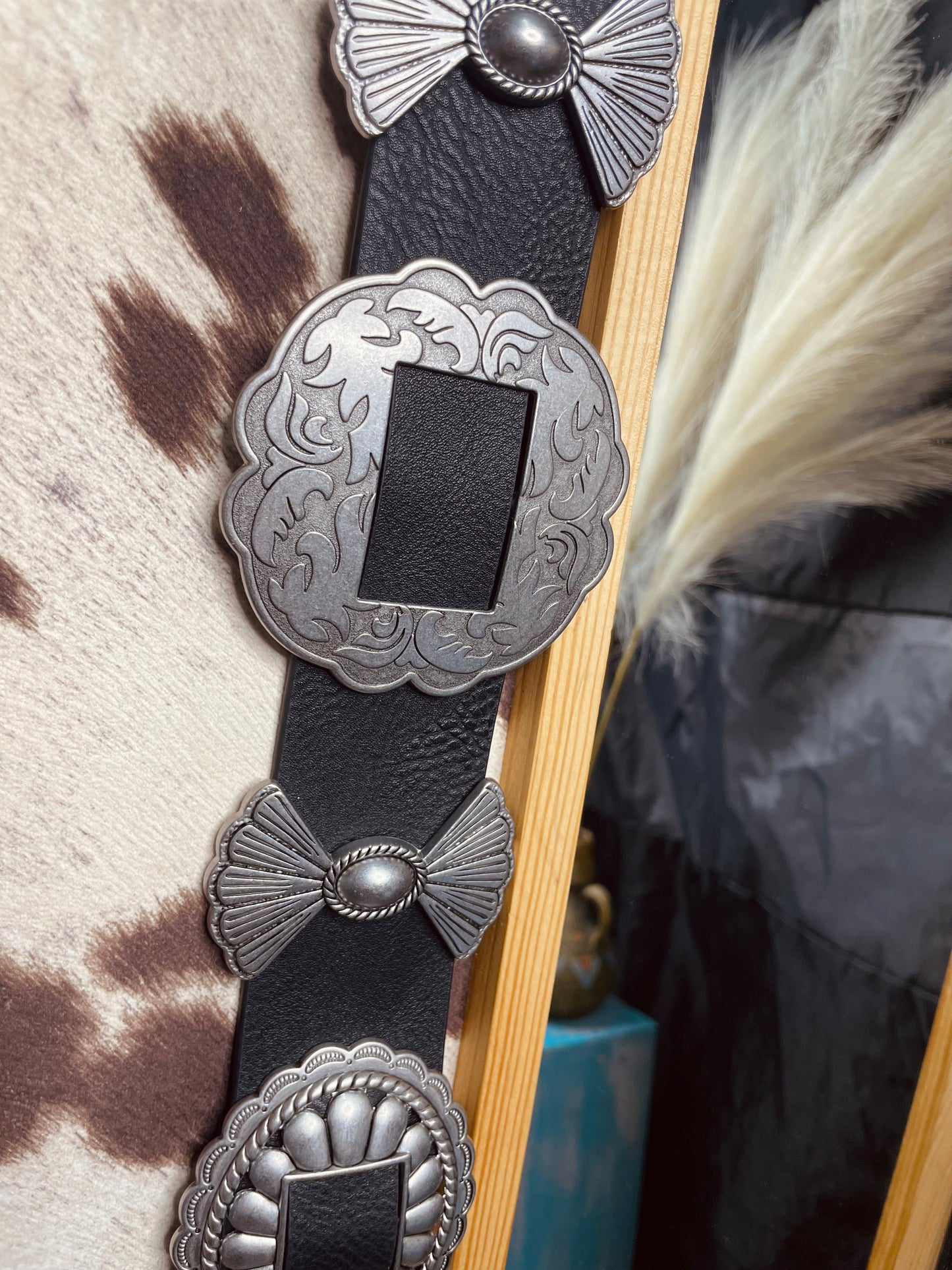 THE 3 CONCHO BELT Genuine Cowhide Leather /Black