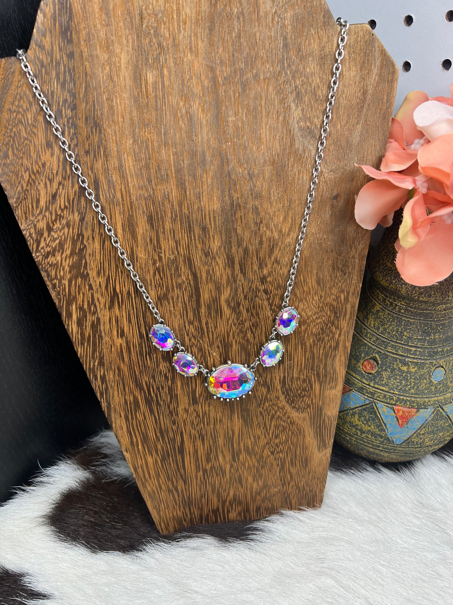 KEEP IT STUNNING AB STONE NECKLACE