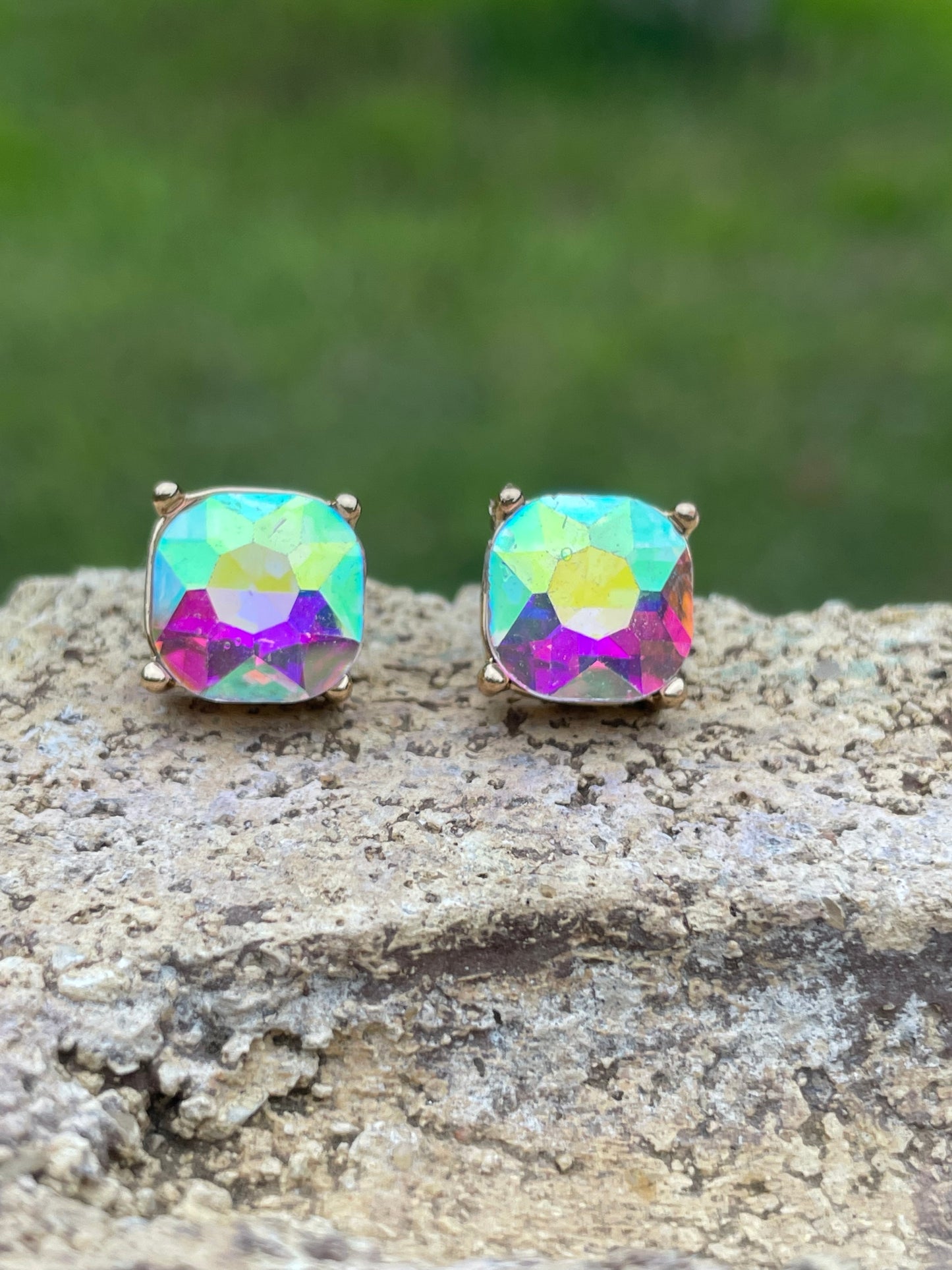 BE BRIGHT STUD EARRINGS