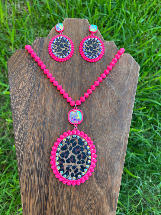 PINK LEOPARD- NECKLACE W/ EARRINGS (SET)