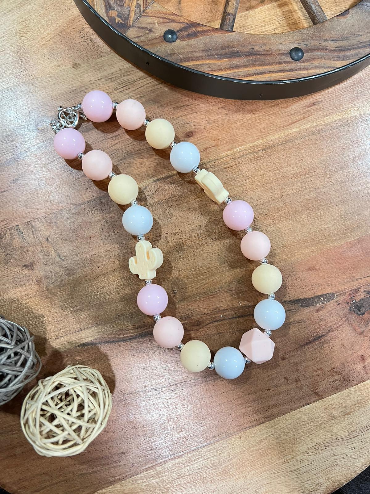 WILD WEST GIRLS NECKLACE- PASTEL